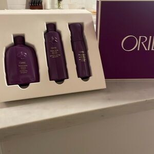 Oribe Purple Hair Shampoo and Conditioner and Spray  Set